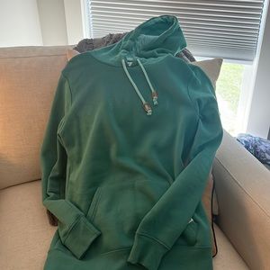 Tentree xsmall hoodie. Mountain print on front